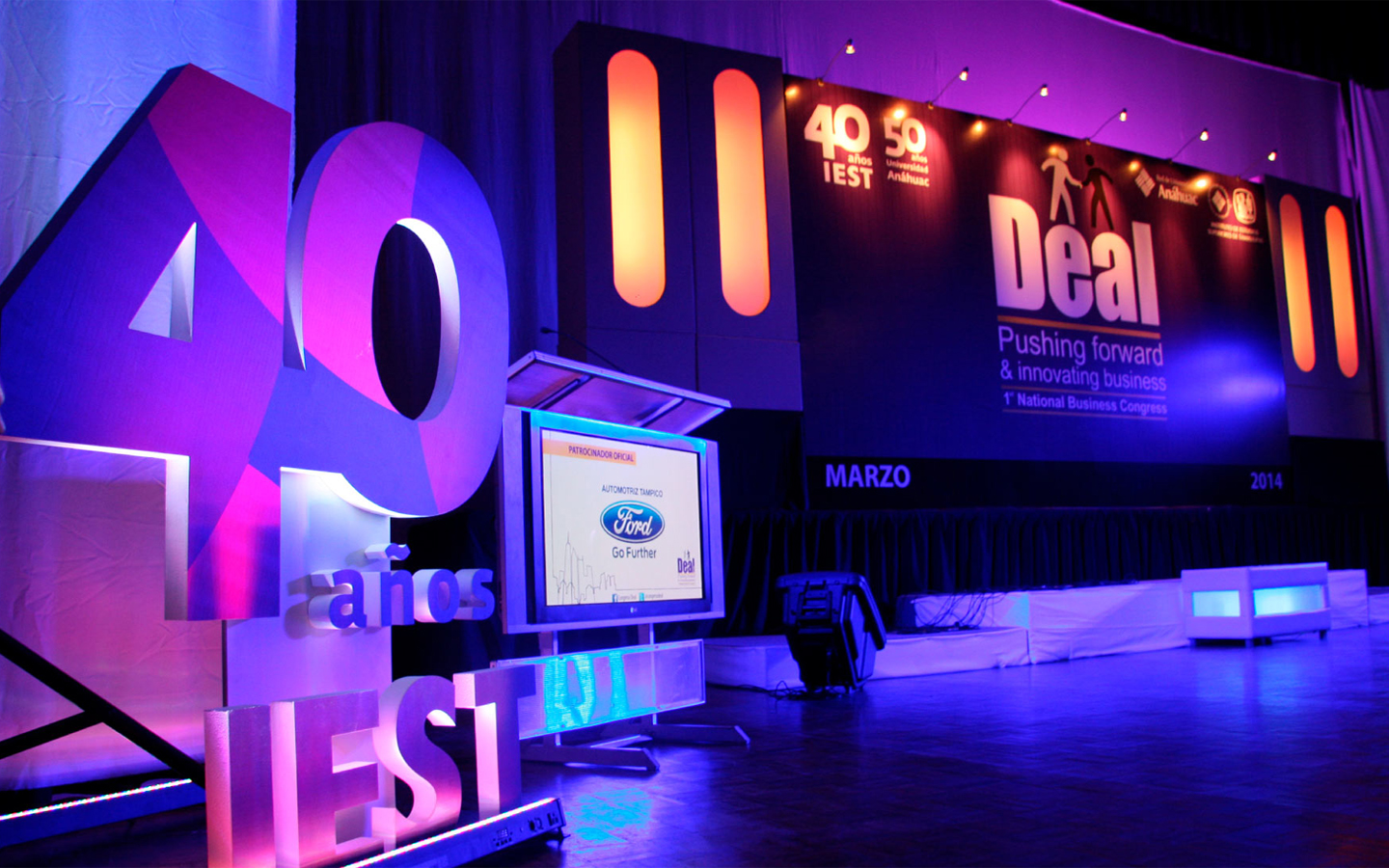 1-renta-luces-iluminacion-para-fiestas-graduaciones-xv-anos-bodas-escenarios-arquitectonica-en-tampico