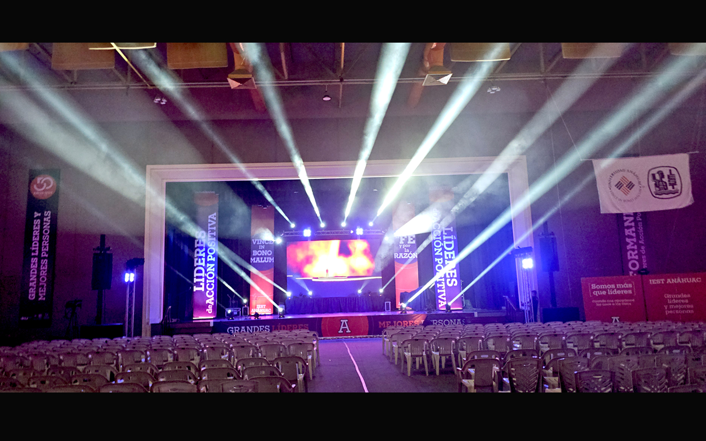 10-renta-luces-likos-iluminacion-torres-luz-negra-fosforescente-niebla-humo-eventos-efectos-especiales-rayos-laser-tampico