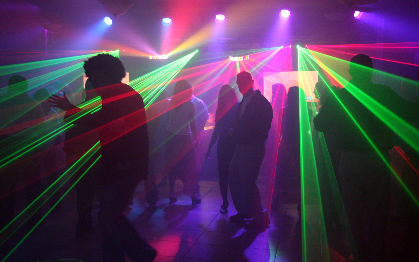 33-donde-rentar-luces-iluminacion-robotica-lazers-para-fiestas-djs-eventos-fiestas-cámara-humo-niebla-graduaciones-xv-anos-bodas-arquitectonica-decorativa-en-tampico