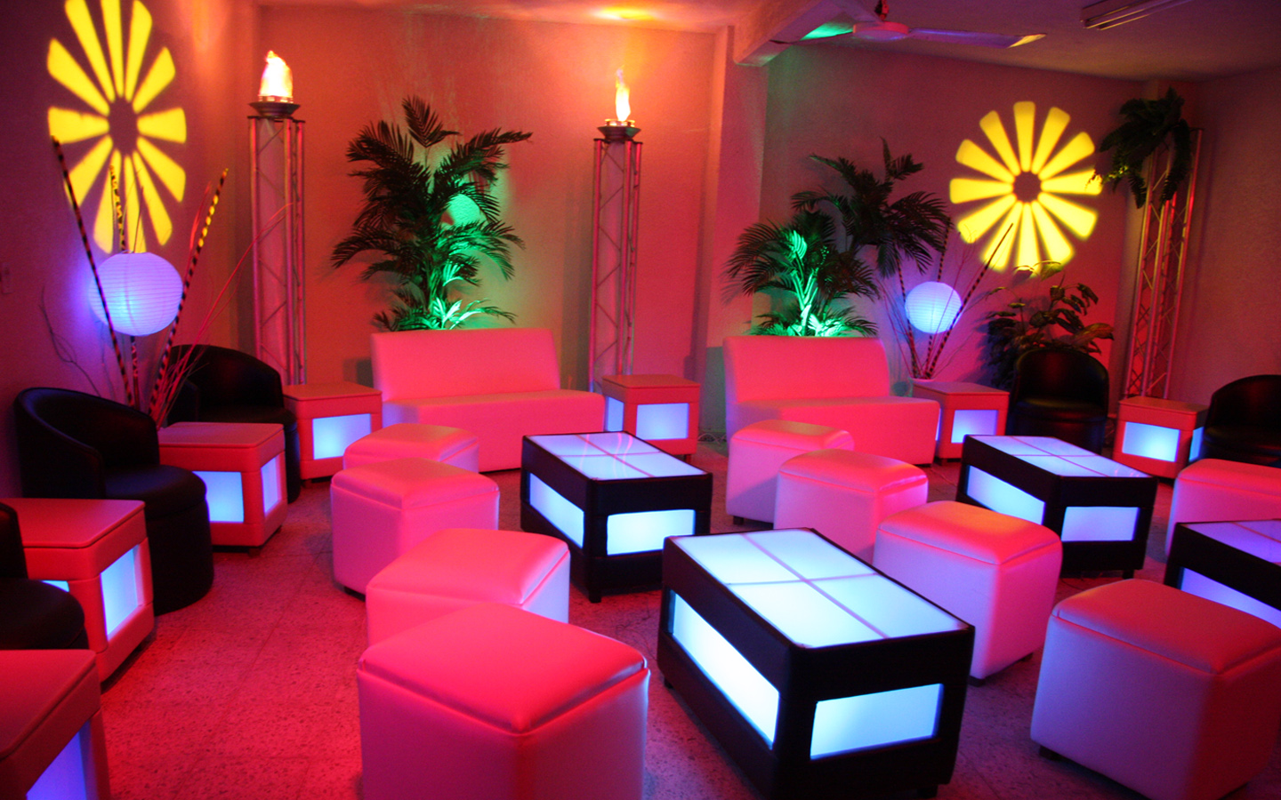 4-quien-renta-luces-iluminacion-para-eventos-fiestas-graduaciones-xv-anos-bodas-escenarios-en-tampico