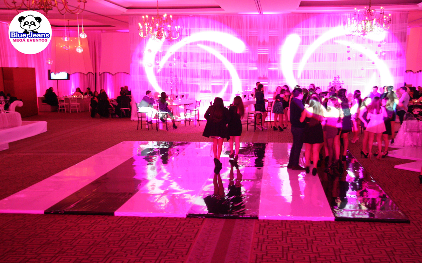 47-las-mejores-luces-iluminacion-decorativa-arquitectonica-para-eventos-fiestas-graduaciones-xv-anos-bodas-escenarios-en-tampico