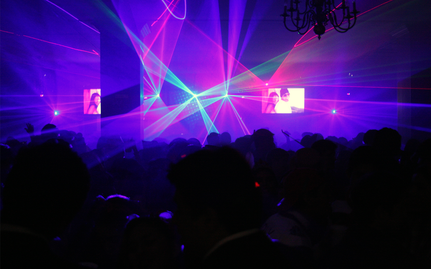 60-renta-luces-iluminacion-lazers-roboticas-niebla-humo-efectos-especiales-fiestas-show-luces-escenarios-tampico