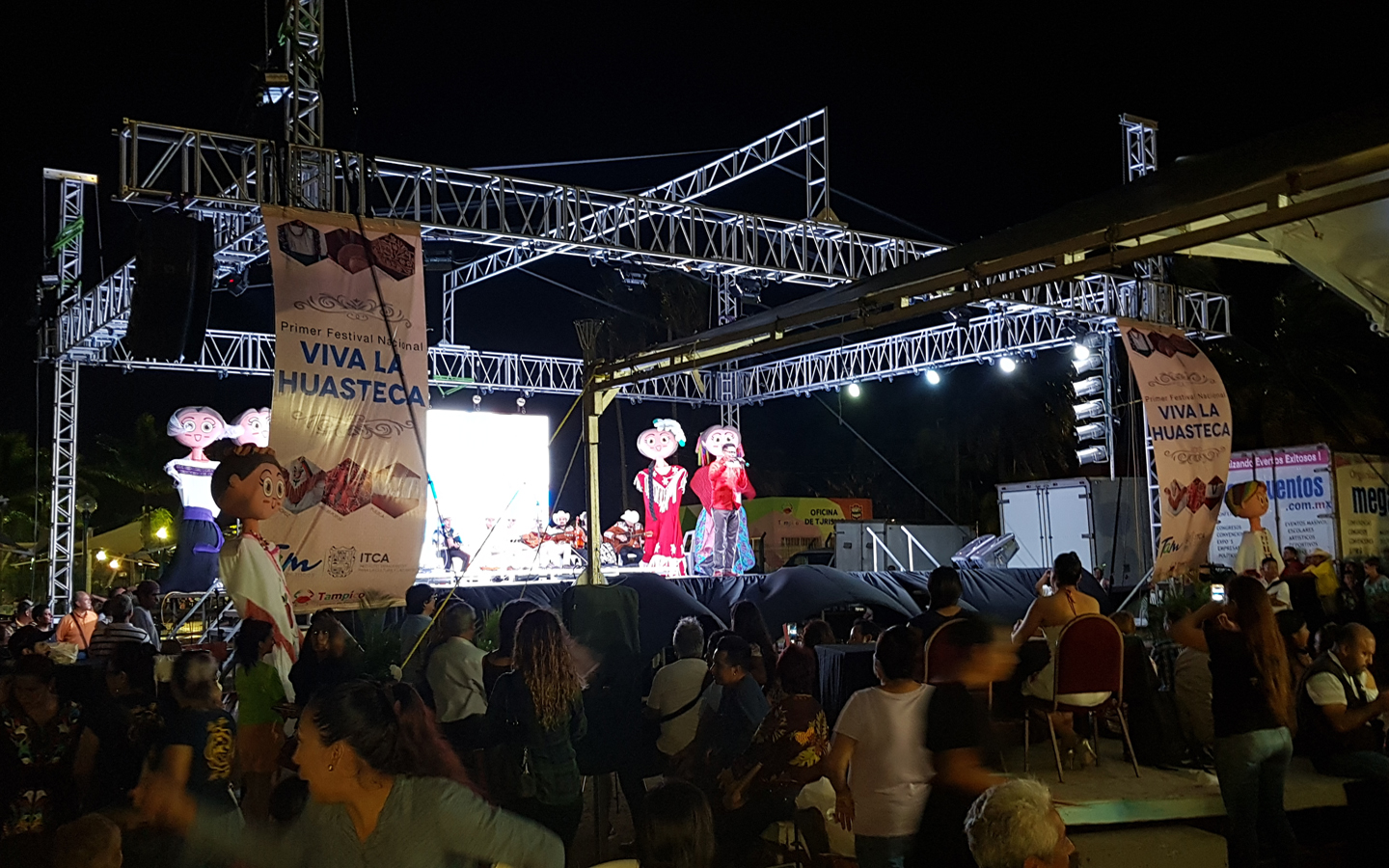 69-renta-mejores-luces-iluminacion-para-conciertos-escenarios-congresos-convenciones-centro-convenciones-de-tampico-expo-tampico-expotam