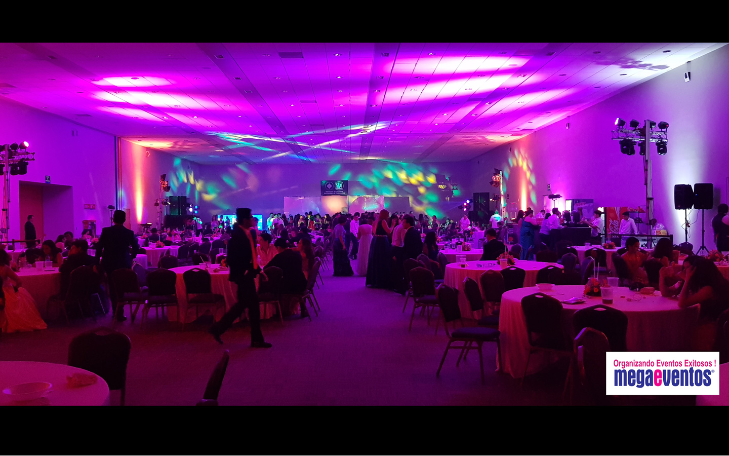 77-renta-de-luces-leds-para-eventos-bailes-fiestas-discoteca-efectos-especiales-decorativas-luz-arquitectonica-equipos-de-iluminacion-en-tampico