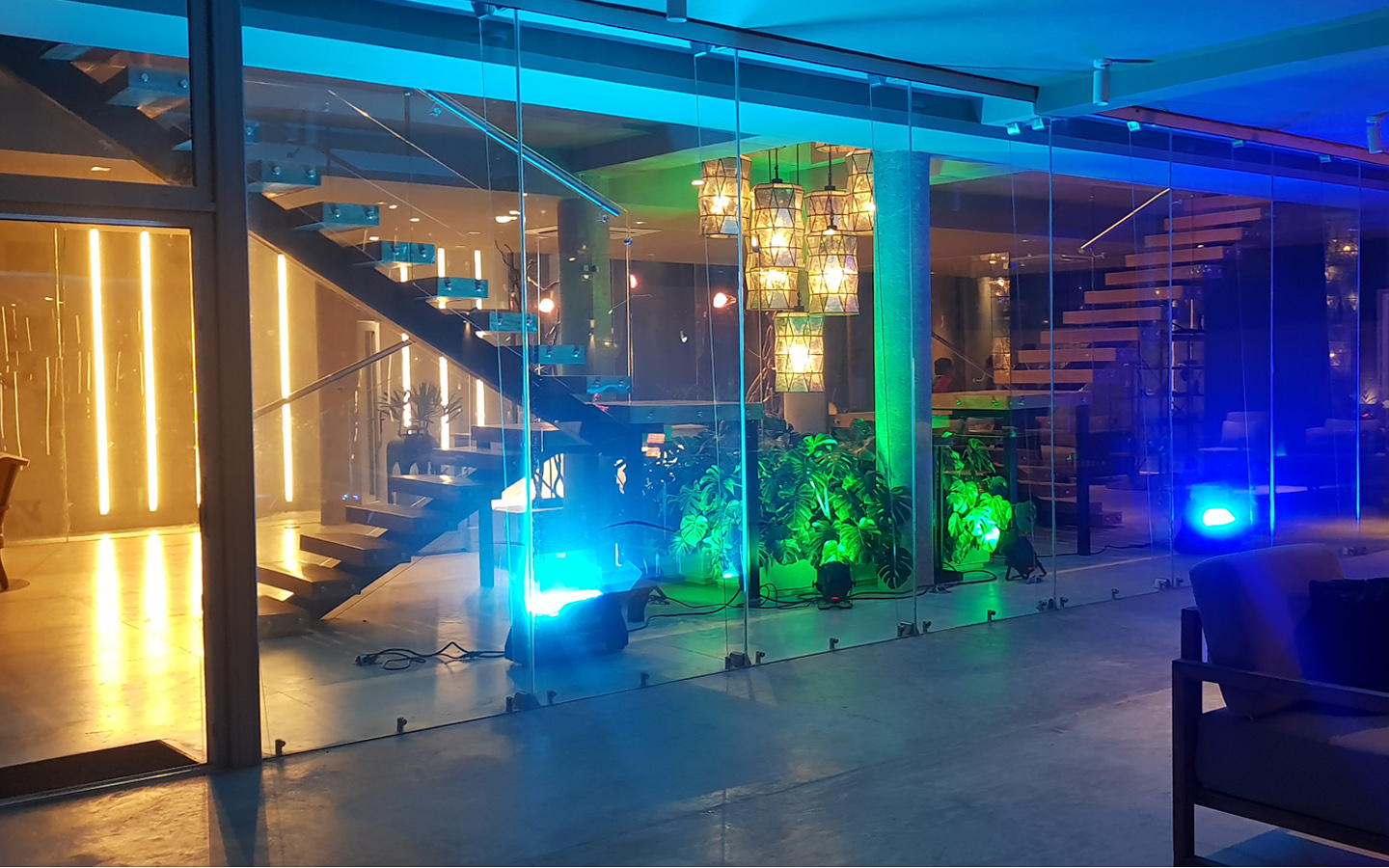 80-renta-de-luces-leds-para-eventos-bailes-fiestas-discoteca-efectos-especiales-luces-roboticas-escenario-city-lights-equipos-de-iluminacion-tampico